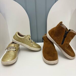 Monkey Feet Bundle of Gold and Brown Shoes Sizen 2-3Years